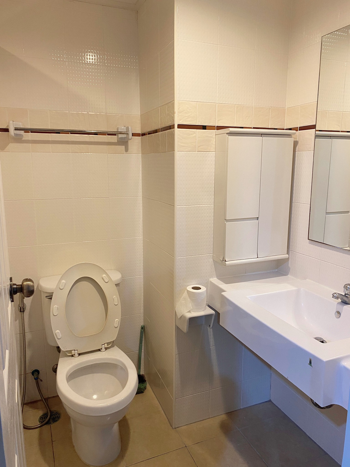 ขายคอนโดพระราม 3 สาธุประดิษฐ์ : ❤️P-1343 ❤️ห้องสวย สุดคุ้ม ขายพร้อมผู้เช่า🎉 คอนโด ลุมพินี เพลส นราธิวาส-เจ้าพระยา เพียง 2.239 ล้าน 🎉ขนาด 41.00 ตรม. 🎉ตึก C 🎉ห้องแยกสัดส่วน *0659174222*