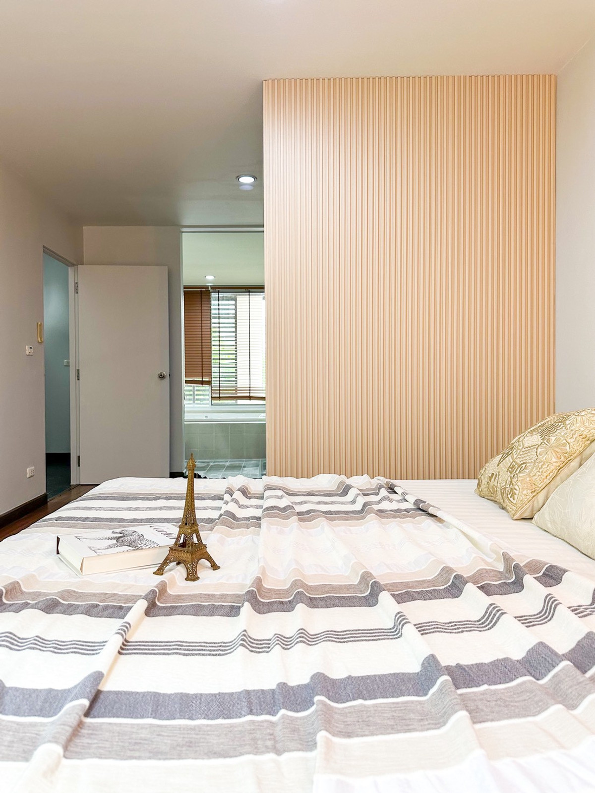 For SaleTownhomeSathorn, Narathiwat : 🏡 พื้นที่ใหญ่สะใจ 200 ตร.ม.! Townhome in Sathorn-Narathiwat location (fully furnished, ready to move in) | For sale Thanapat House ✨ 3 bedrooms, 4 bathrooms | Near Central Rama 3 & expressway