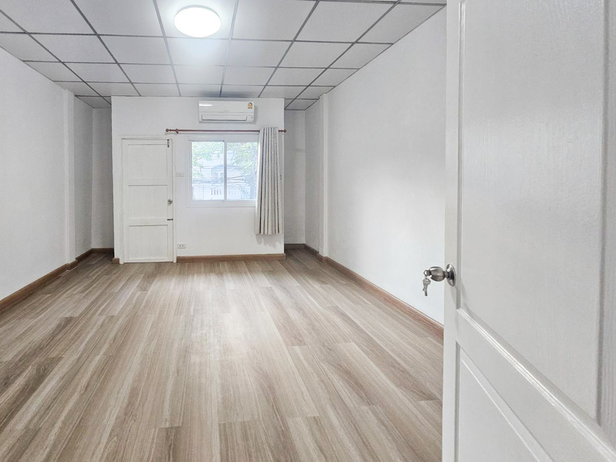 ขายทาวน์โฮมรามคำแหง หัวหมาก : ทาวน์เฮ้าส์ หัวหมาก 27 อาศัยก็ได้ ปล่อยเช่ายิ่งดี ใกล้มหาวิทยาลัยรามคำแหง และ ABAC 💰