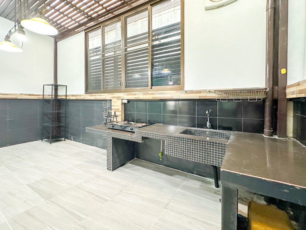 For SaleTownhomeSathorn, Narathiwat : 🏡 พื้นที่ใหญ่สะใจ 200 ตร.ม.! Townhome in Sathorn-Narathiwat location (fully furnished, ready to move in) | For sale Thanapat House ✨ 3 bedrooms, 4 bathrooms | Near Central Rama 3 & expressway