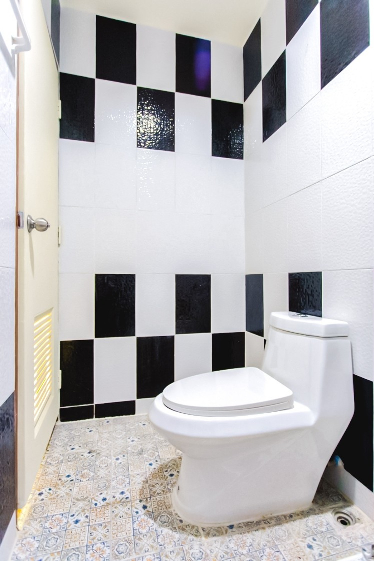 ขายทาวน์โฮมรามคำแหง หัวหมาก : ทาวน์โฮม 4 ชั้น ย่านทาวน์อินทาวน์ ใกล้โรงเรียนนานาชาติ เชื่อมต่อเส้นเลียบทางด่วนได้ทันที พร้อมเดินทางไปเอกมัย-ทองหล่อ🚘