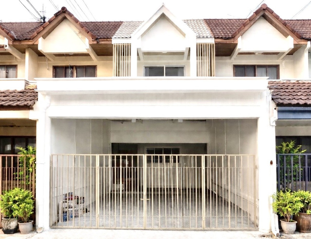 ขายทาวน์โฮมเกษตร นวมินทร์ ลาดปลาเค้า : 🏡 ขายทาวน์โฮม 2 ชั้น หมู่บ้านสินสุข ซอยนวลจันทร์ 36 แยก 14  รีโนเวทใหม่ทั้งหลัง📍