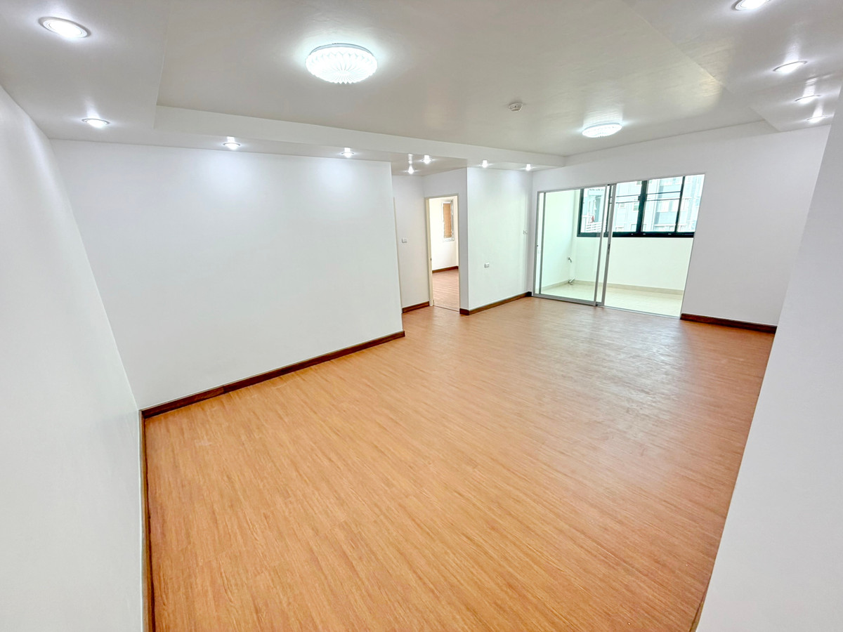 For SaleCondoRatchadapisek, Huaikwang, Suttisan : 9749♚2 bedroom condo for sale♙Supalai City Home Ratchada 10♜MRT Huai Khwang(950m)∞099-5919653,065-9423251🜲Line@sureresidence