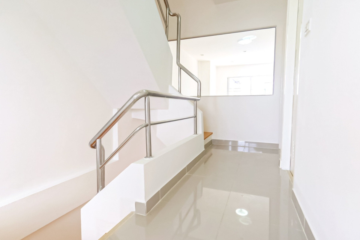 ขายทาวน์โฮมรามคำแหง หัวหมาก : ทาวน์โฮม 4 ชั้น ย่านทาวน์อินทาวน์ ใกล้โรงเรียนนานาชาติ เชื่อมต่อเส้นเลียบทางด่วนได้ทันที พร้อมเดินทางไปเอกมัย-ทองหล่อ🚘