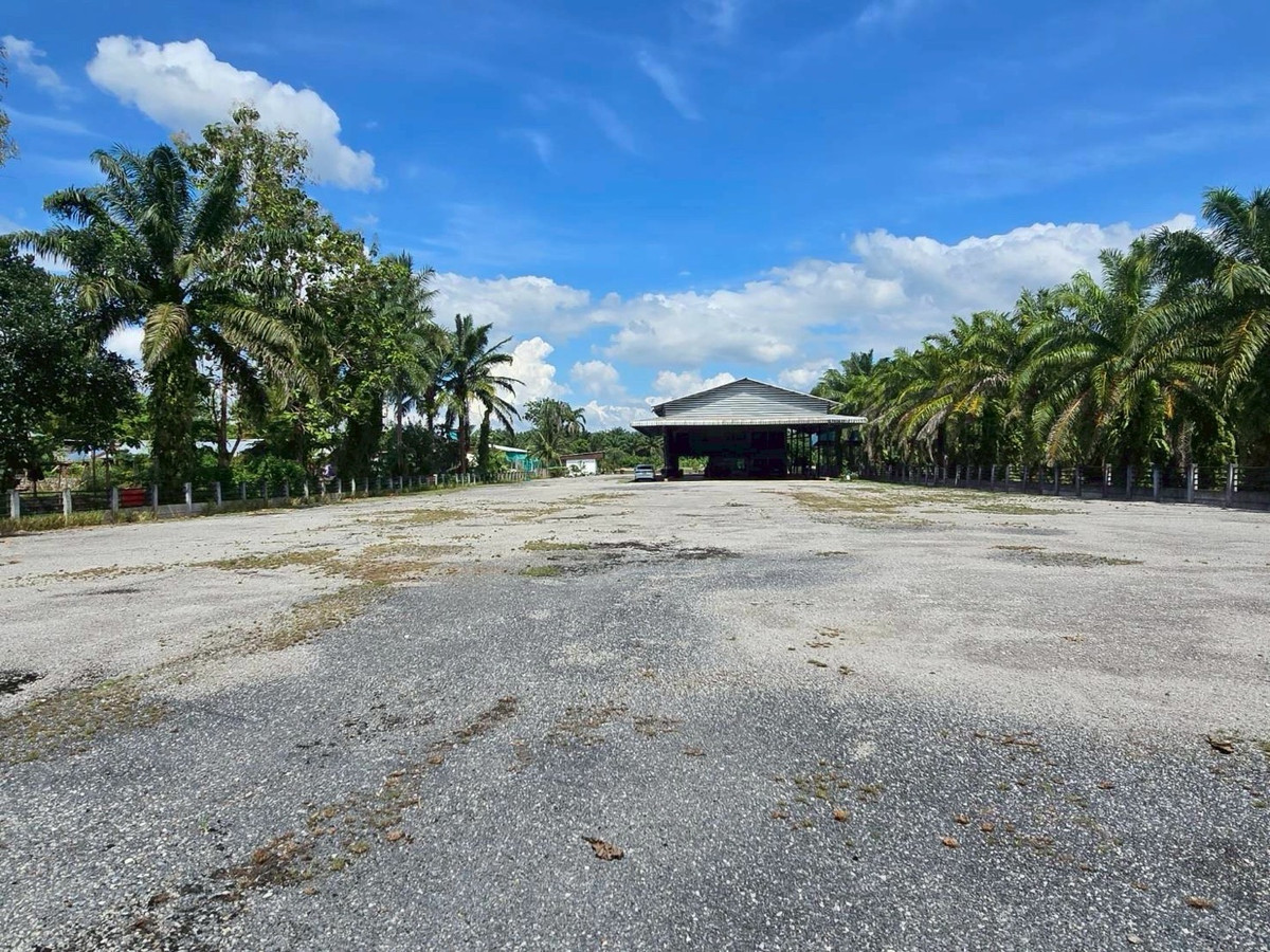 ขายโกดังสมุย สุราษฎร์ธานี : ขายที่ดินพร้อมโกดังและอาคารสำนักงาน ทำเลศักยภาพ บนถนนสายเอเชีย 41 อำเภอบ้านนาสาร จังหวัดสุราษฎร์ธานี 