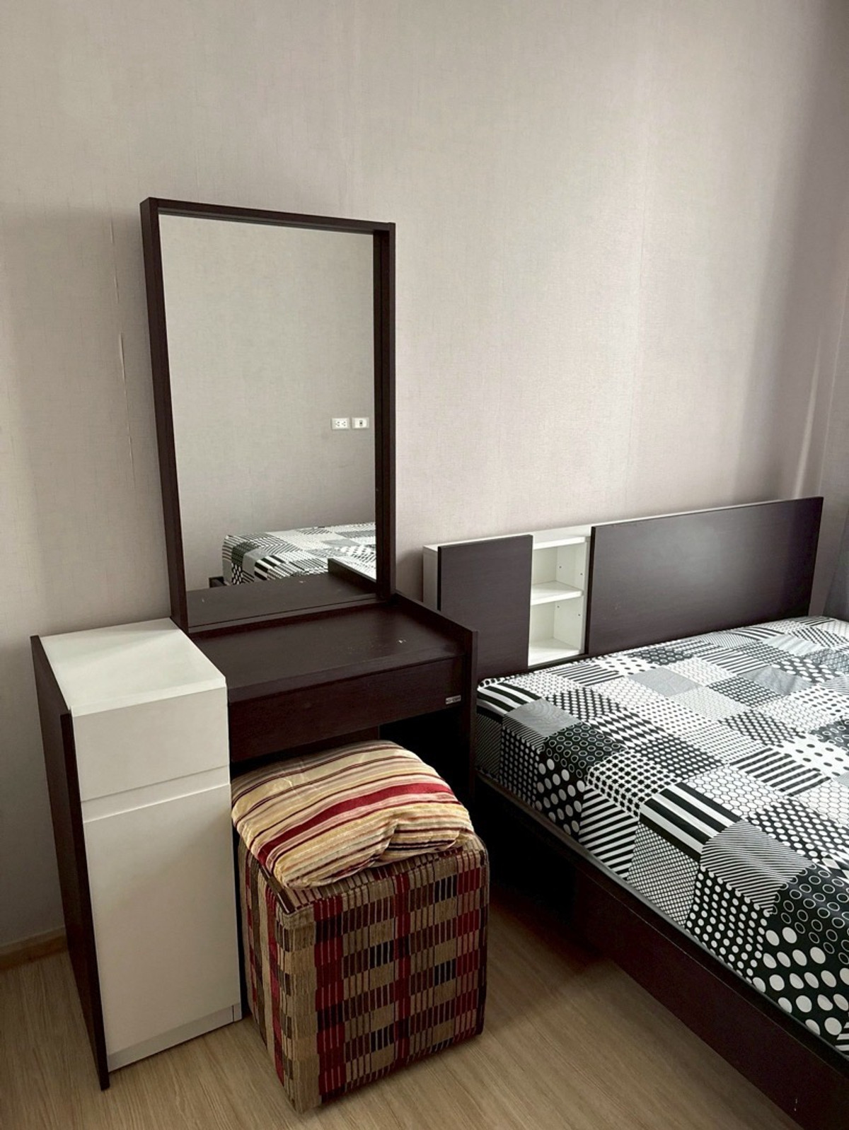 ให้เช่าคอนโดปิ่นเกล้า จรัญสนิทวงศ์ : @condocurator 📍ให้เช่า Plum Condo Pinklao มีเครื่องซักผ้า พร้อมเข้าอยู่ [PM4619]