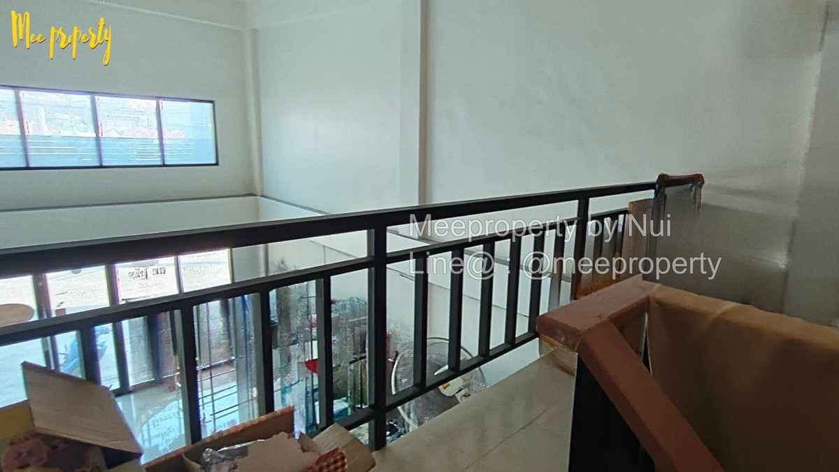 For SaleShop HouseRathburana, Suksawat : #Roadside building for sale, 3.5 floors, size 16 sq m, usable area 180 sq m. #Along Phutthabucha 36 Road, opposite 7-11 and CJ Market, has parking, community area, Soi Phutthabucha 36, ​​Bang Mot, Thung Khru ME-