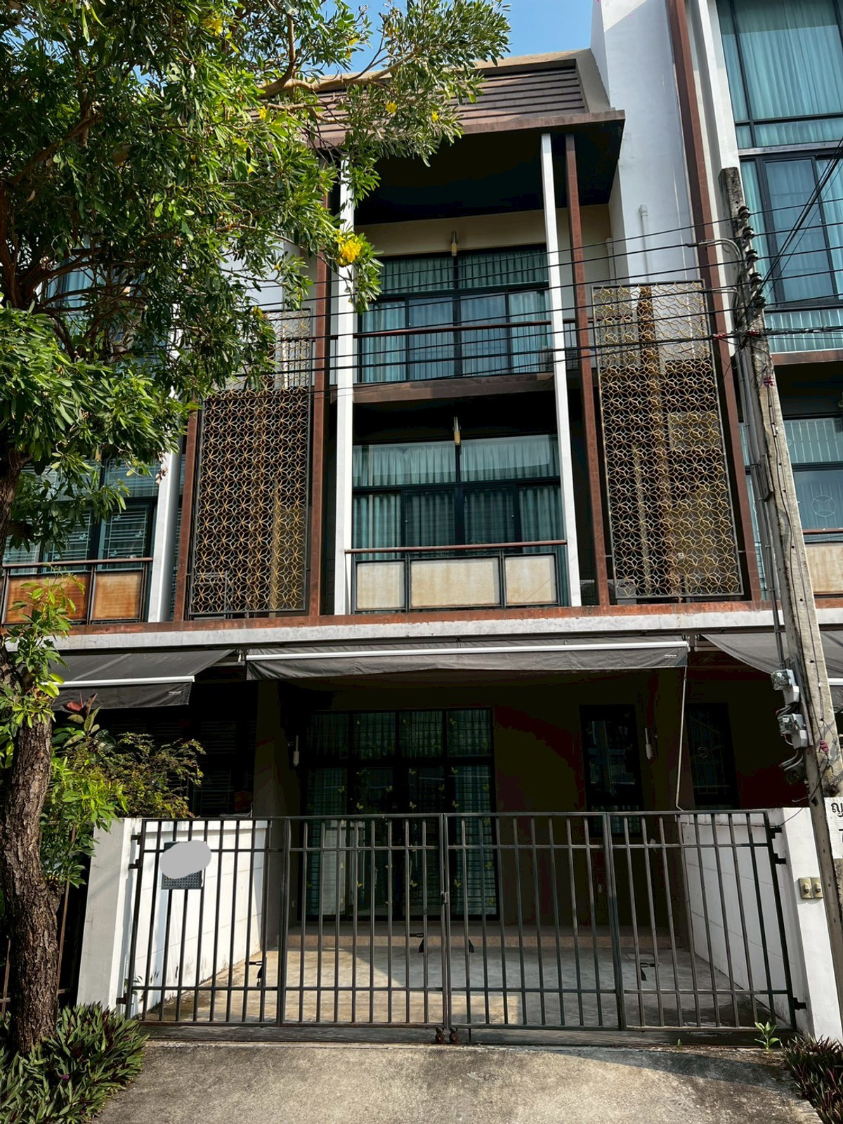 ให้เช่าบ้านบางซื่อ วงศ์สว่าง เตาปูน : ทาวน์โฮม 3ชั้น สภาพดี เฟอร์นิเจอร์ครบ ถนนกรุงเทพ-นนท์ 3 ห้องนอน 3 ห้องน้ำ