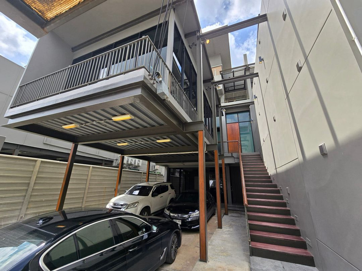 For RentHome OfficeRatchadapisek, Huaikwang, Suttisan : CR080 🏬 Home office for rent, Huai Khwang area.