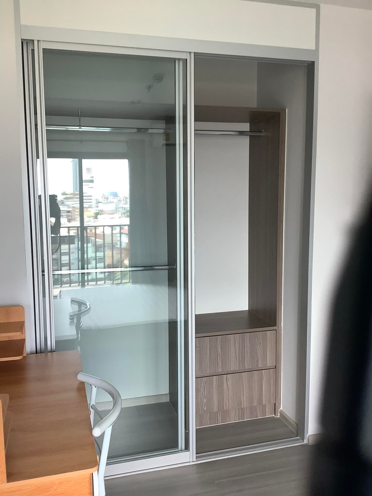 ให้เช่าคอนโดปิ่นเกล้า จรัญสนิทวงศ์ : 💻 ให้เช่า 1 Bed Plus มีห้องทำงานแยก 🏊 วิวสระน้ำสวยมาก ✨ @The Parkland จรัญ-ปิ่นเกล้า