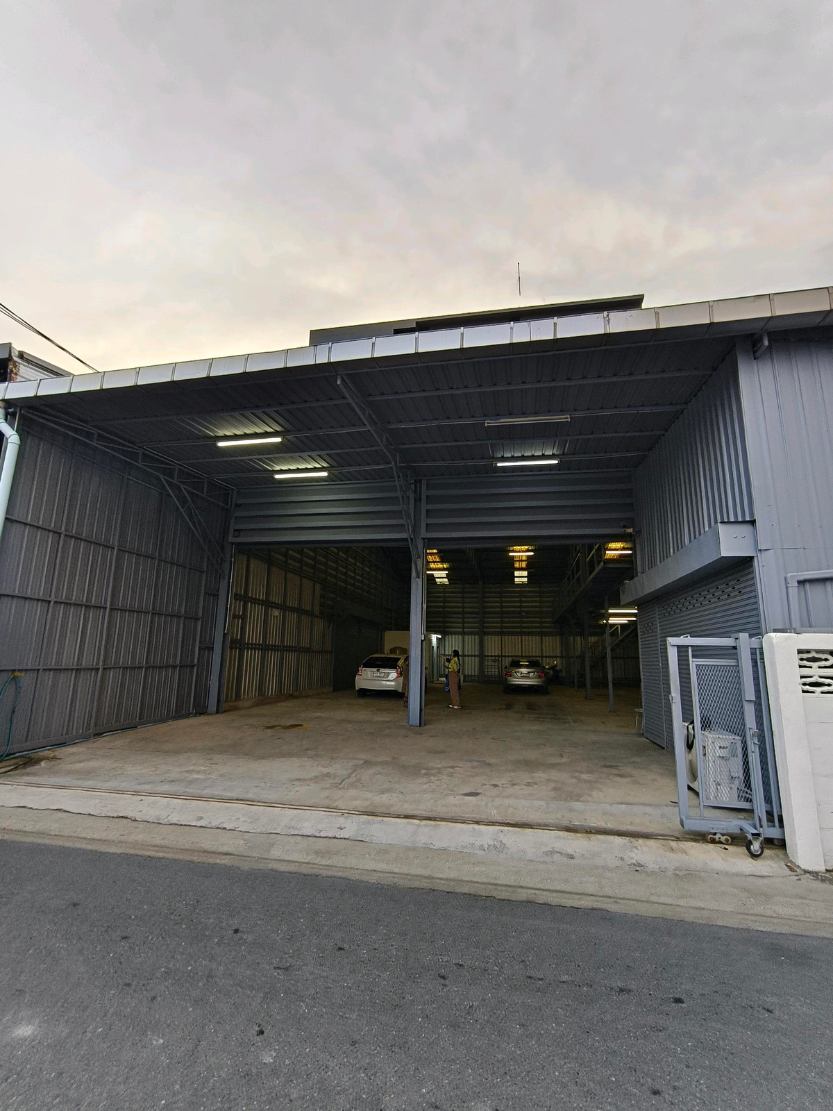 For RentWarehouseRatchadapisek, Huaikwang, Suttisan : Soi Rung Rueang, Ratchada Road