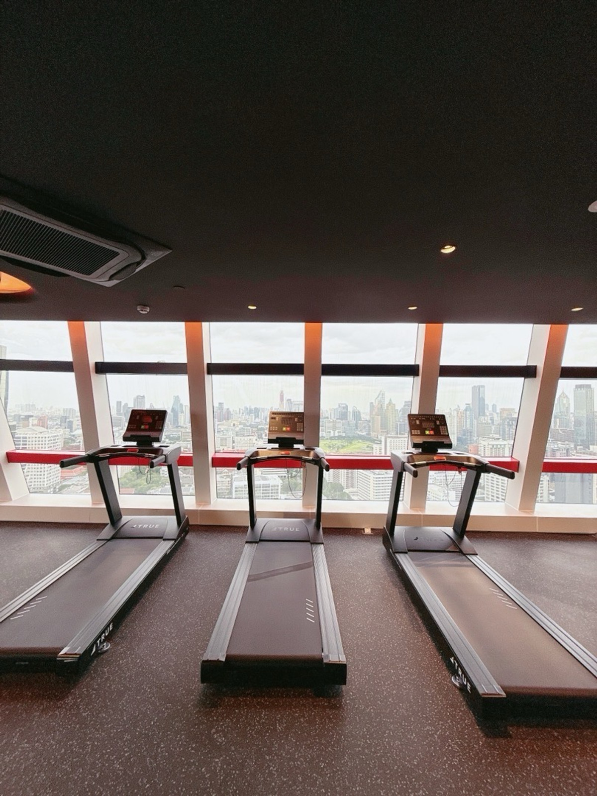 ขายคอนโดสยาม จุฬา สามย่าน : 𝐂𝐇𝐔𝐋𝐀 𝐂𝐇𝐔𝐋𝐀 ห้องใหม่ พร้อมอยู่ เจ้าของขายเอง ชั้นสูง 𝟐𝟑 วิวโล้ง ตำแหน่ง 25 ไม่บลอค พร้อมนัดดูห้องได้ตลอด 