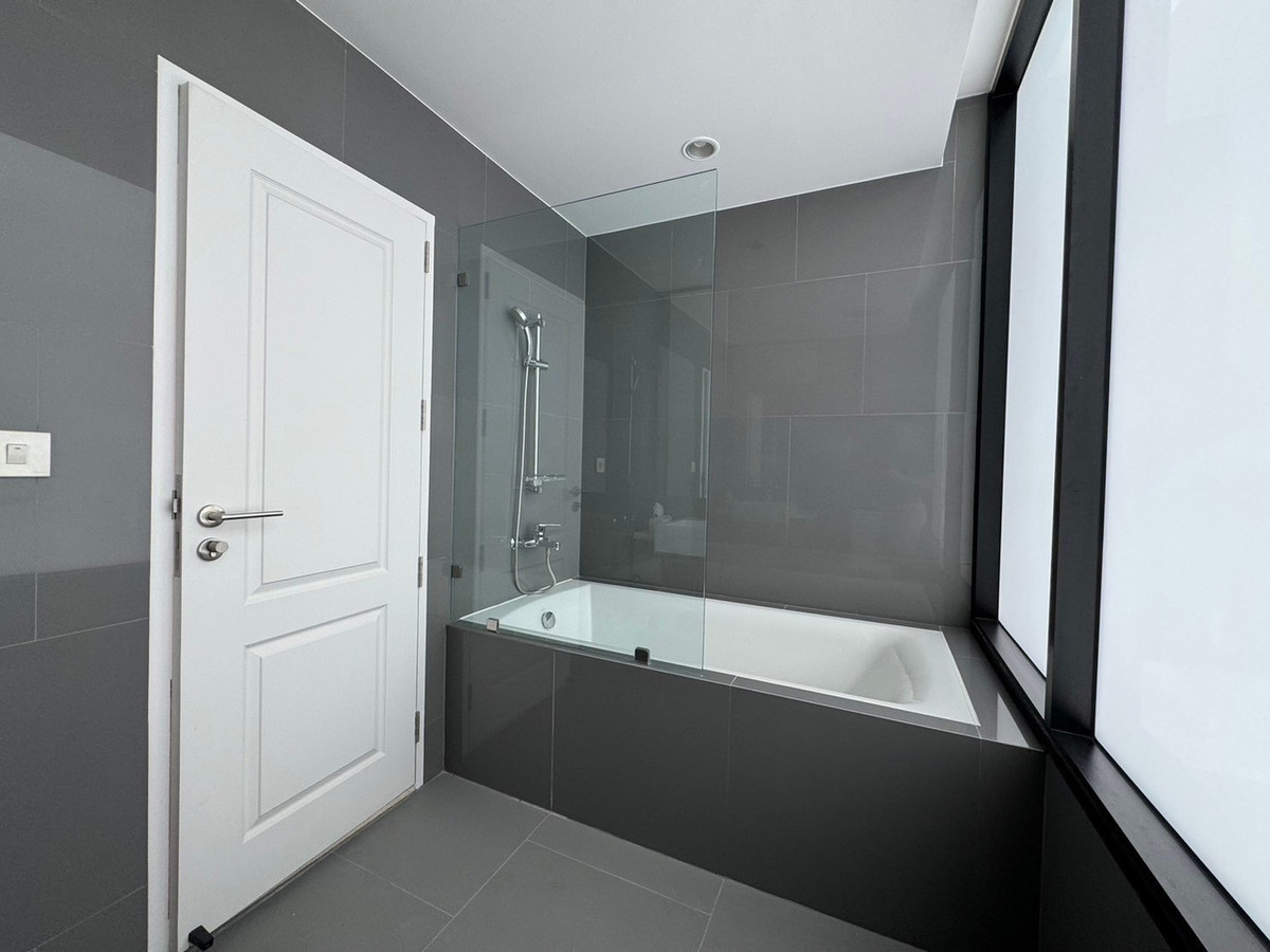 ขายคอนโดสาทร นราธิวาส : 🔥 สำหรับขาย !! วิวแม่น้ำ, ชั้นสูง 23++, ห้องมุม !! 🔥 Code C20221200939..........Noble Revo Silom, 2 ห้องนอน, 2 ห้องน้ำ, ตกแต่งบางส่วน, ขายขาดทุน !!📣📣