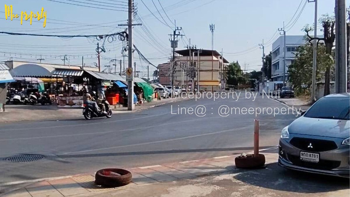 For SaleShop HouseRathburana, Suksawat : #Roadside building for sale, 3.5 floors, size 16 sq m, usable area 180 sq m. #Along Phutthabucha 36 Road, opposite 7-11 and CJ Market, has parking, community area, Soi Phutthabucha 36, ​​Bang Mot, Thung Khru ME-