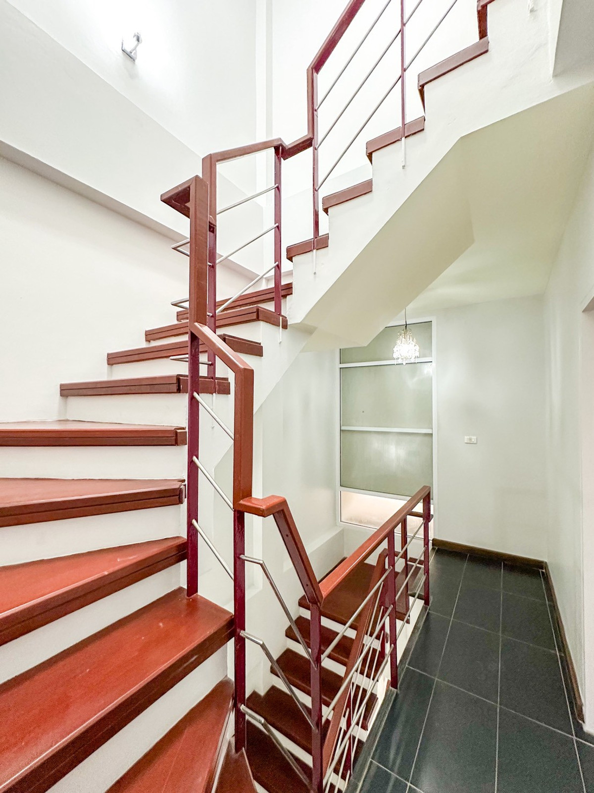 For SaleTownhomeSathorn, Narathiwat : 🏡 พื้นที่ใหญ่สะใจ 200 ตร.ม.! Townhome in Sathorn-Narathiwat location (fully furnished, ready to move in) | For sale Thanapat House ✨ 3 bedrooms, 4 bathrooms | Near Central Rama 3 & expressway