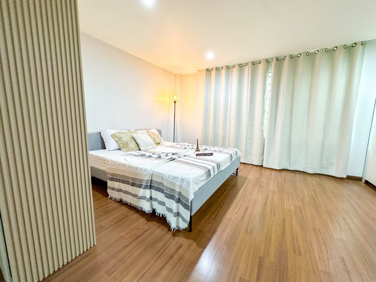 For SaleTownhomeSathorn, Narathiwat : 🏡 พื้นที่ใหญ่สะใจ 200 ตร.ม.! Townhome in Sathorn-Narathiwat location (fully furnished, ready to move in) | For sale Thanapat House ✨ 3 bedrooms, 4 bathrooms | Near Central Rama 3 & expressway