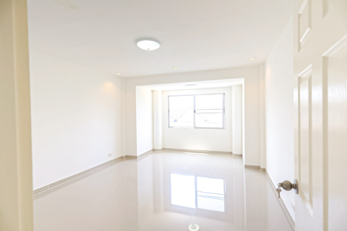 ขายทาวน์โฮมรามคำแหง หัวหมาก : ทาวน์โฮม 4 ชั้น ย่านทาวน์อินทาวน์ ใกล้โรงเรียนนานาชาติ เชื่อมต่อเส้นเลียบทางด่วนได้ทันที พร้อมเดินทางไปเอกมัย-ทองหล่อ🚘