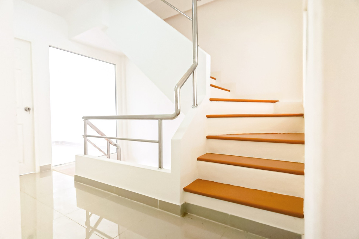 ขายทาวน์โฮมรามคำแหง หัวหมาก : ทาวน์โฮม 4 ชั้น ย่านทาวน์อินทาวน์ ใกล้โรงเรียนนานาชาติ เชื่อมต่อเส้นเลียบทางด่วนได้ทันที พร้อมเดินทางไปเอกมัย-ทองหล่อ🚘