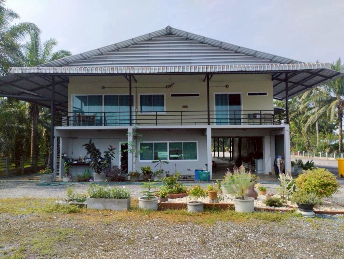 ขายโกดังสมุย สุราษฎร์ธานี : ขายที่ดินพร้อมโกดังและอาคารสำนักงาน ทำเลศักยภาพ บนถนนสายเอเชีย 41 อำเภอบ้านนาสาร จังหวัดสุราษฎร์ธานี 