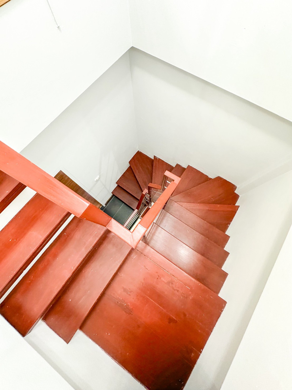 For SaleTownhomeSathorn, Narathiwat : 🏡 พื้นที่ใหญ่สะใจ 200 ตร.ม.! Townhome in Sathorn-Narathiwat location (fully furnished, ready to move in) | For sale Thanapat House ✨ 3 bedrooms, 4 bathrooms | Near Central Rama 3 & expressway