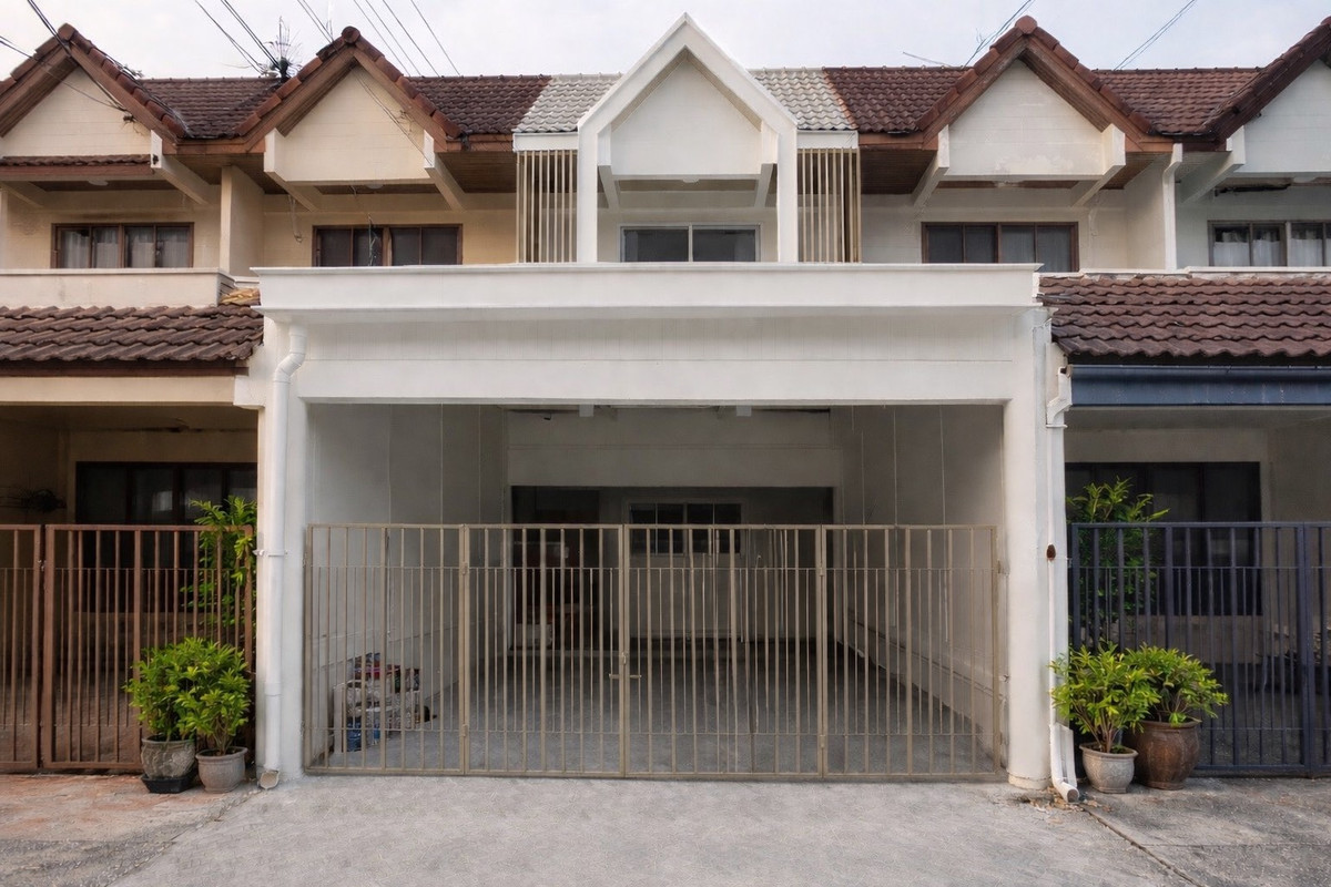 ขายทาวน์โฮมเกษตร นวมินทร์ ลาดปลาเค้า : 🏡 ขายทาวน์โฮม 2 ชั้น หมู่บ้านสินสุข ซอยนวลจันทร์ 36 แยก 14  รีโนเวทใหม่ทั้งหลัง📍