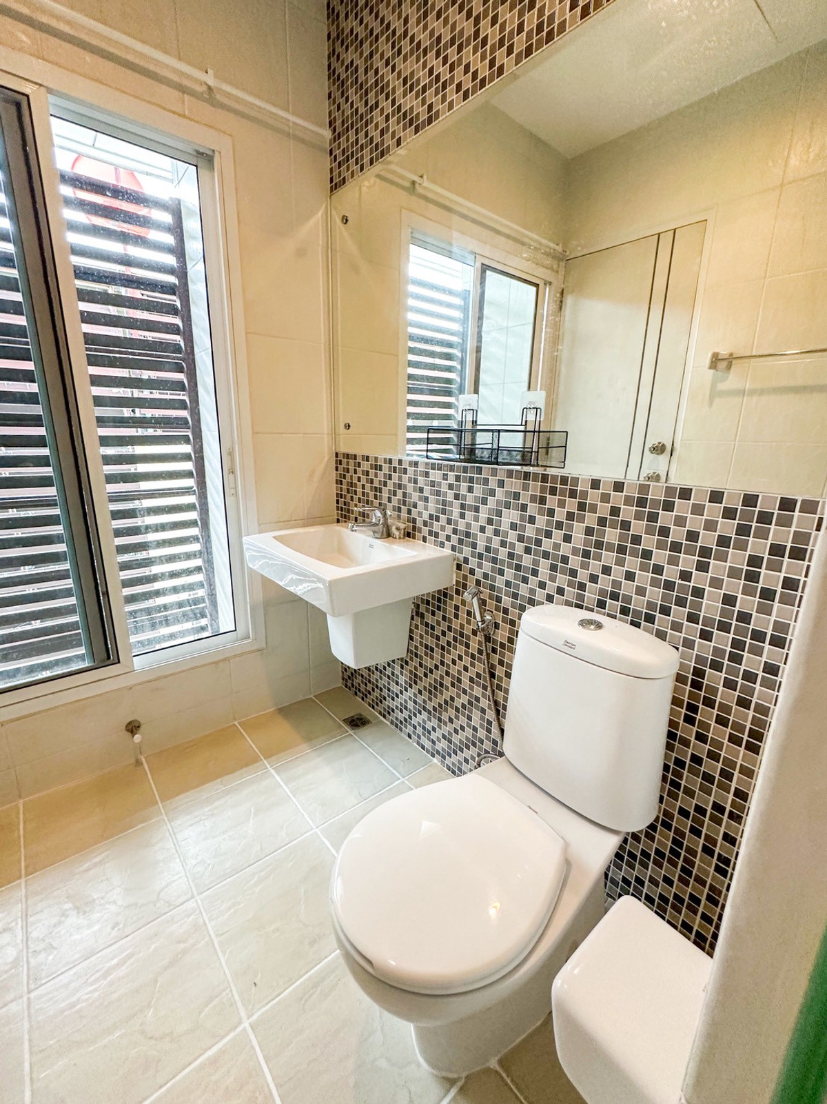 For SaleTownhomeSathorn, Narathiwat : 🏡 พื้นที่ใหญ่สะใจ 200 ตร.ม.! Townhome in Sathorn-Narathiwat location (fully furnished, ready to move in) | For sale Thanapat House ✨ 3 bedrooms, 4 bathrooms | Near Central Rama 3 & expressway