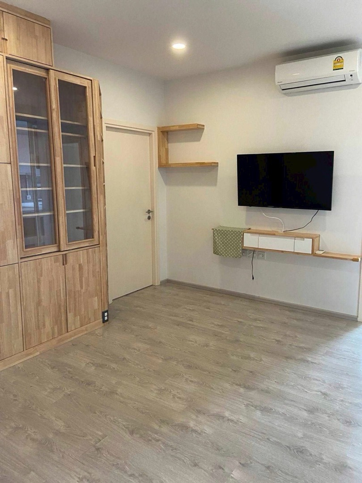 For RentCondoPinklao, Charansanitwong : @condocurator 📍For rent The Tree Charan 30, large room with washing machine. Ready to move in [PM0186]