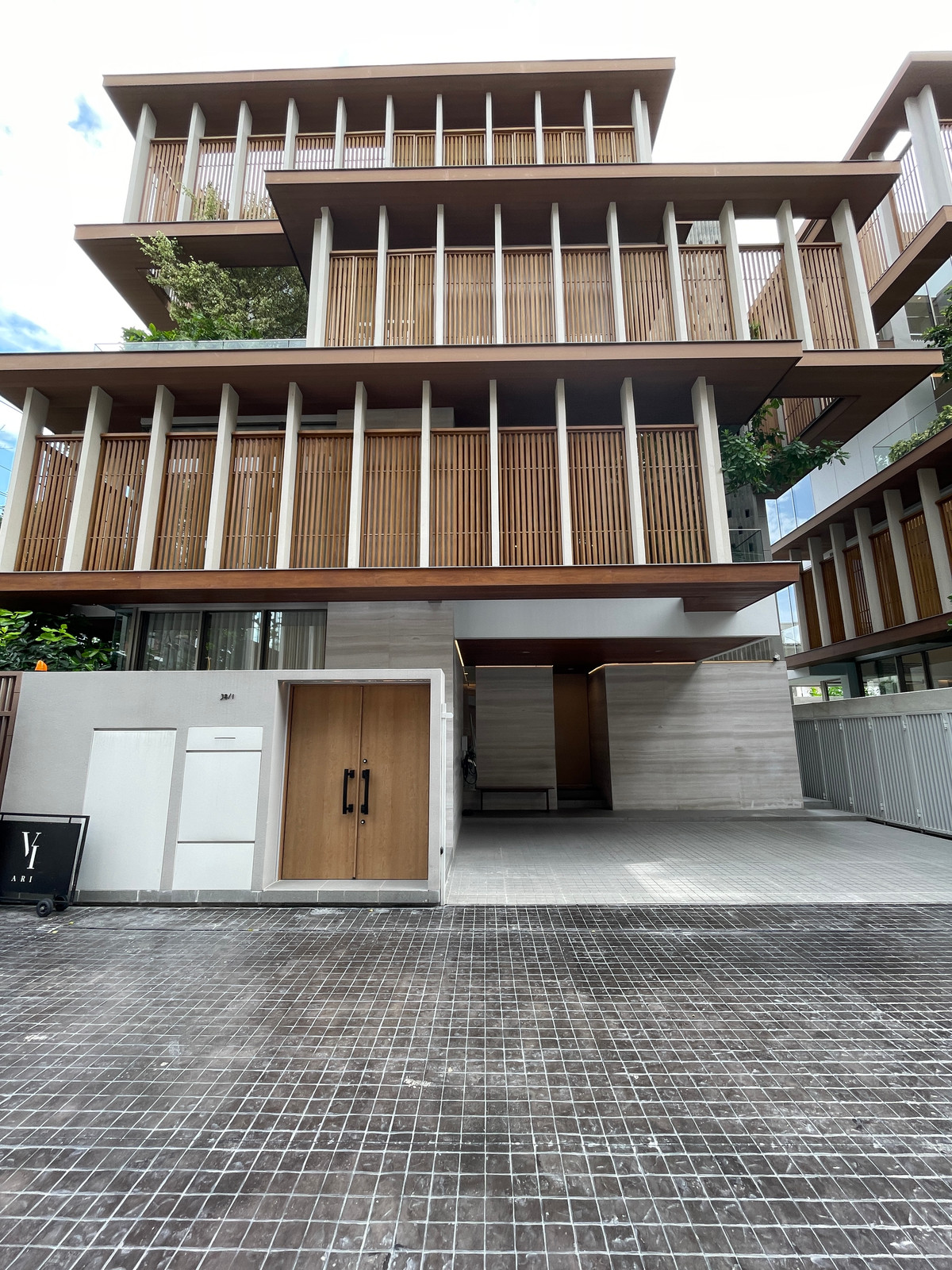 For SaleHouseAri,Anusaowaree : Single house for sale, Super Luxury Vi Ari, 3.5 floors, in the heart of Ari | Double Volume 6 m. | 550 sq m. | Near BTS Ari 800 m. | Swimming pool & Smart Home