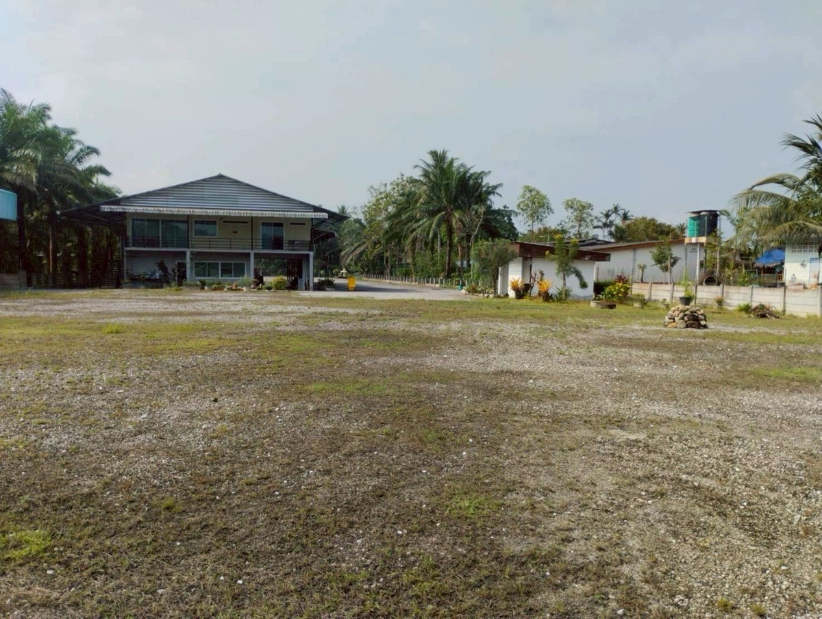 ขายโกดังสมุย สุราษฎร์ธานี : ขายที่ดินพร้อมโกดังและอาคารสำนักงาน ทำเลศักยภาพ บนถนนสายเอเชีย 41 อำเภอบ้านนาสาร จังหวัดสุราษฎร์ธานี 