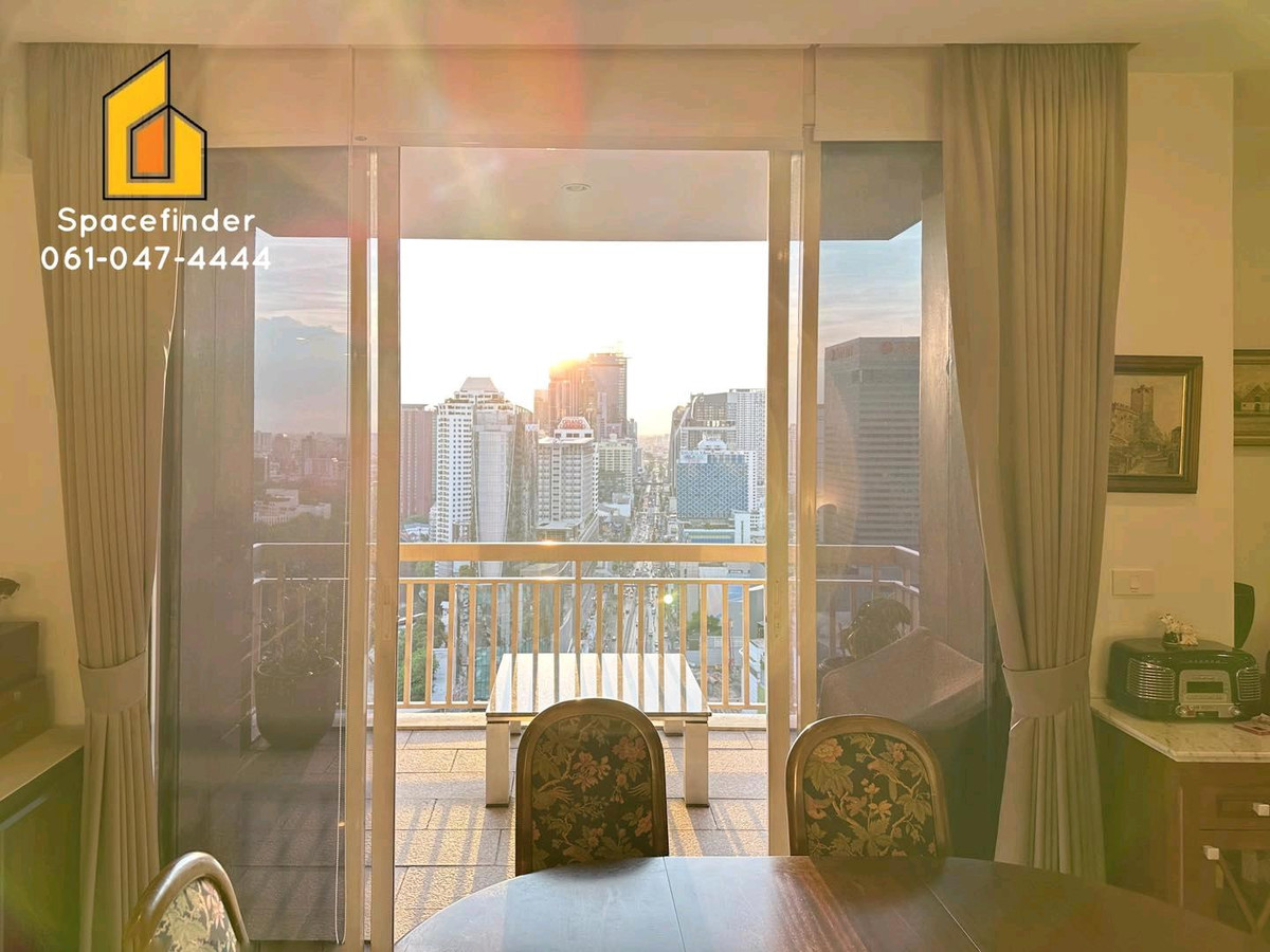 ขายคอนโดวิทยุ ชิดลม หลังสวน : คอนโด 3 นอน ใจกลางเมือง เลี้ยงสัตว์ได้
ระเบียงส่วนตัวถึงสองฝั่ง