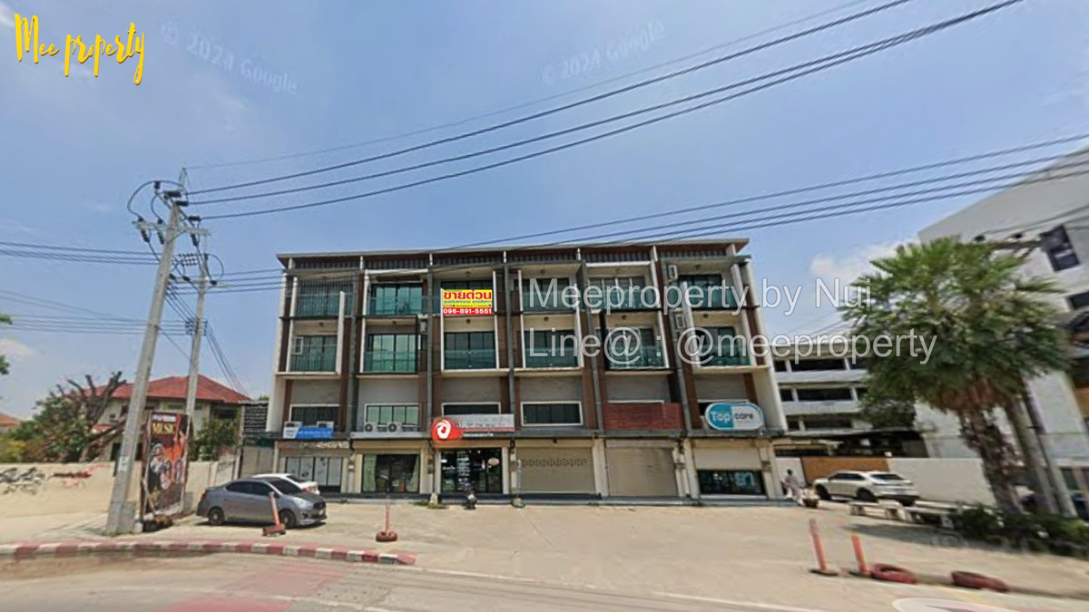 For SaleShop HouseRathburana, Suksawat : #Roadside building for sale, 3.5 floors, size 16 sq m, usable area 180 sq m. #Along Phutthabucha 36 Road, opposite 7-11 and CJ Market, has parking, community area, Soi Phutthabucha 36, ​​Bang Mot, Thung Khru ME-
