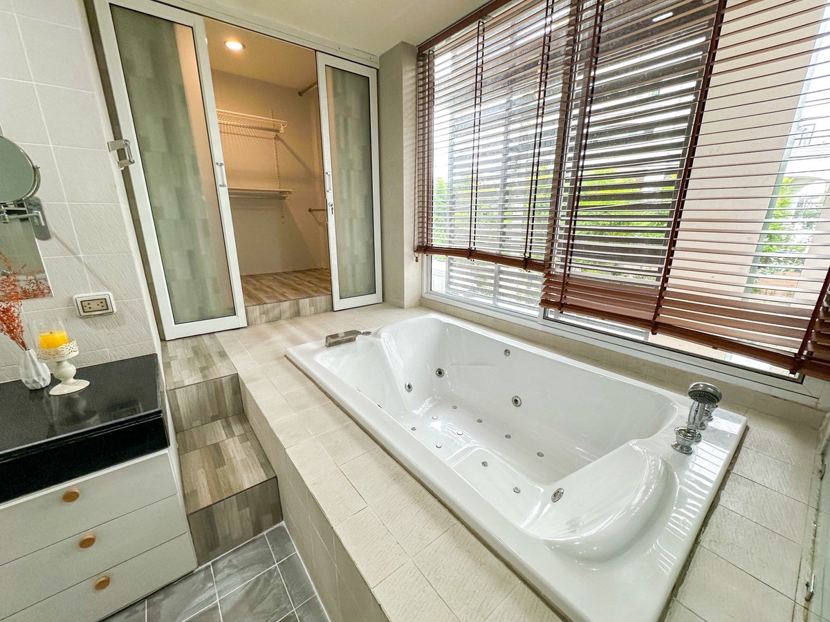 For SaleTownhomeSathorn, Narathiwat : 🏡 พื้นที่ใหญ่สะใจ 200 ตร.ม.! Townhome in Sathorn-Narathiwat location (fully furnished, ready to move in) | For sale Thanapat House ✨ 3 bedrooms, 4 bathrooms | Near Central Rama 3 & expressway