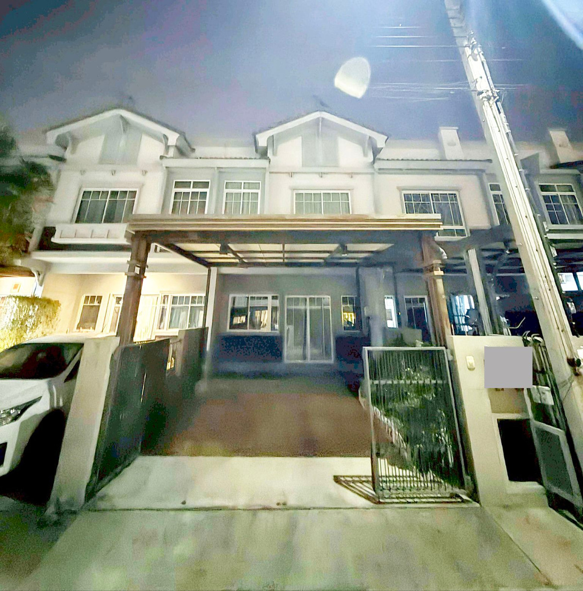 ให้เช่าทาวน์โฮมสมุทรปราการ สำโรง : ให้เช่า 18ตรว 2นอน3น้ำ ทาวน์โฮม 2 ชั้น Indy 2 ศรีนครินทร์ ซอยทรัพย์บุญชัย 28