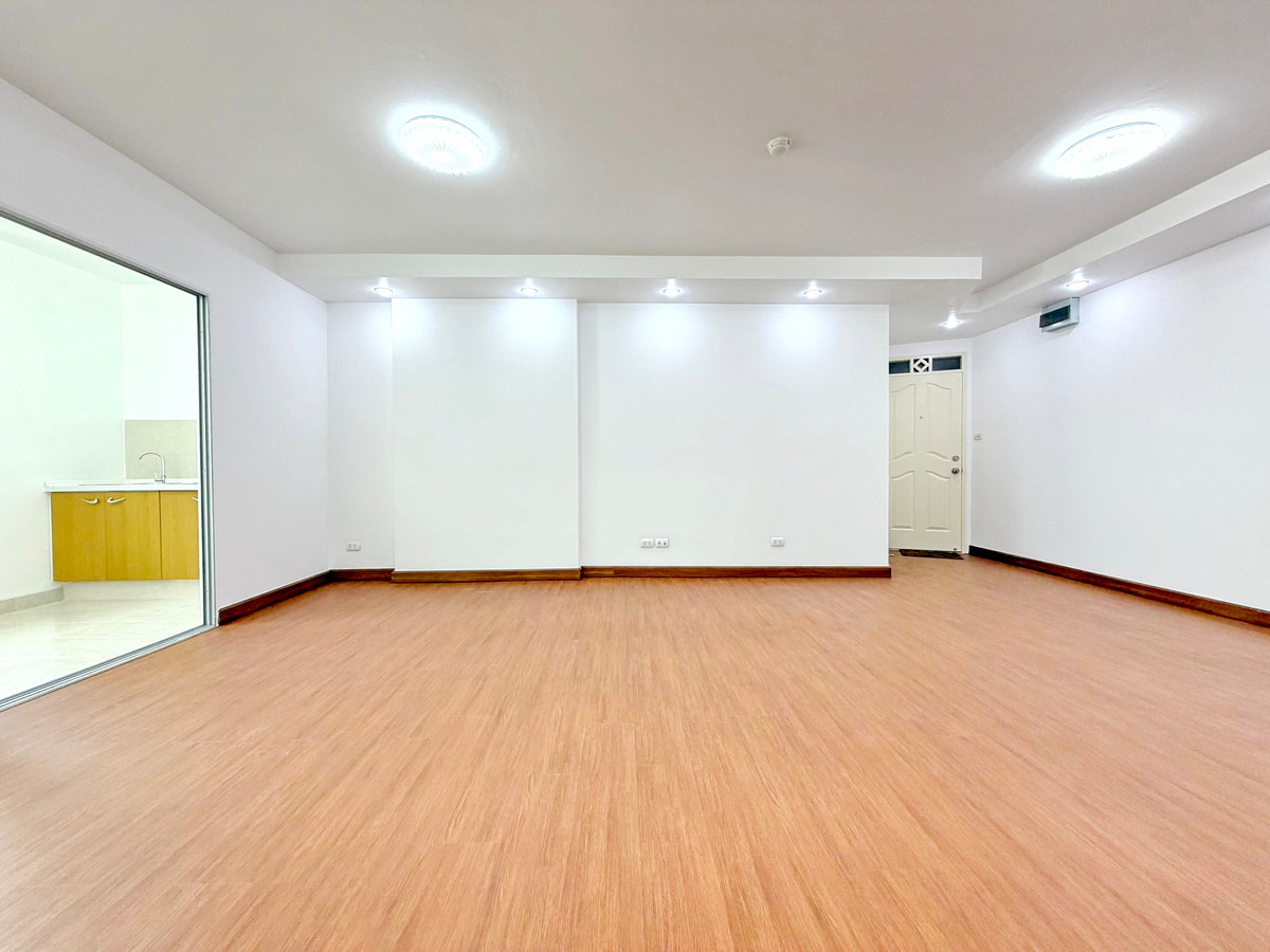 For SaleCondoRatchadapisek, Huaikwang, Suttisan : 9749♚2 bedroom condo for sale♙Supalai City Home Ratchada 10♜MRT Huai Khwang(950m)∞099-5919653,065-9423251🜲Line@sureresidence