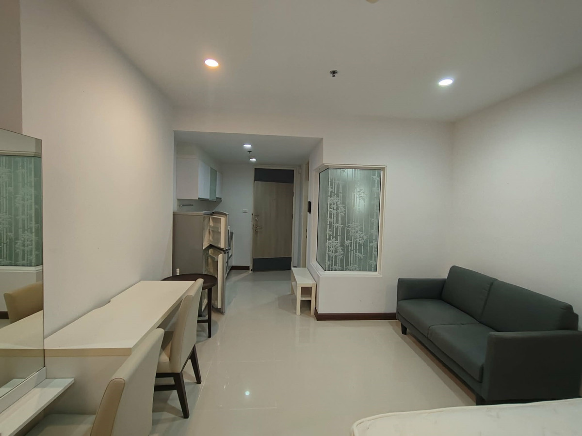 ให้เช่าคอนโดพระราม 9 เพชรบุรีตัดใหม่ RCA : ให้เช่าห้อง Studio ตกแต่งสไตล์ ญี่ปุ่น มีห้องครัว 40 ตรม. ราคา 17k