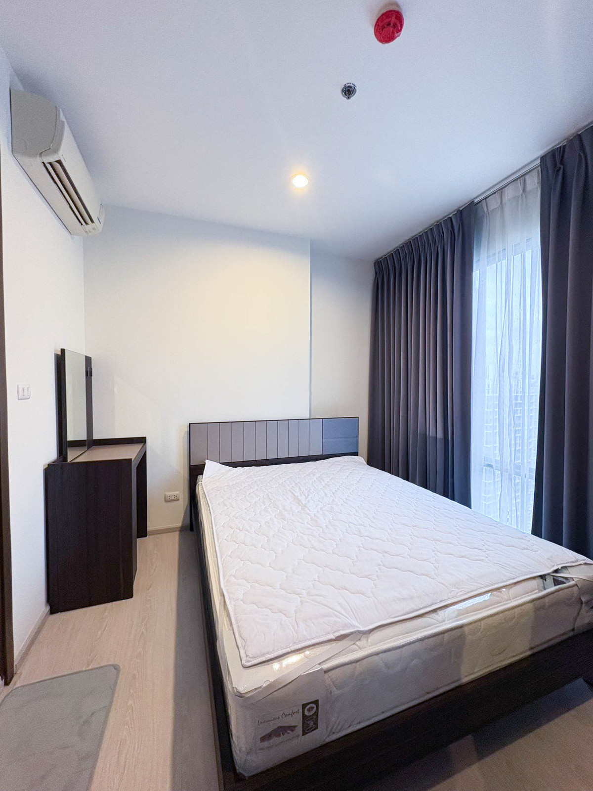 ให้เช่าคอนโดพระราม 9 เพชรบุรีตัดใหม่ RCA : CR070   🏢 ให้เช่า Rhythm Asoke 1 — ใกล้ MRT พระราม 9