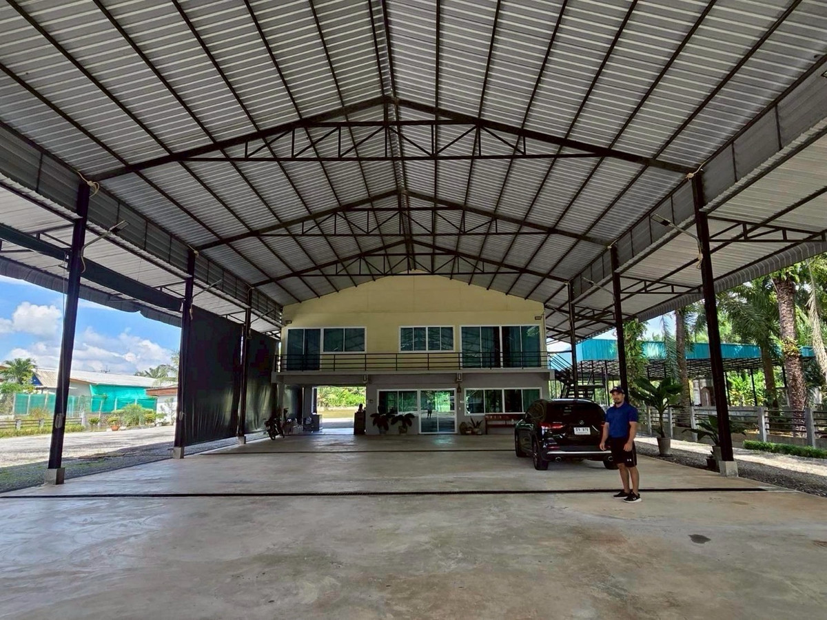 ขายโกดังสมุย สุราษฎร์ธานี : ขายที่ดินพร้อมโกดังและอาคารสำนักงาน ทำเลศักยภาพ บนถนนสายเอเชีย 41 อำเภอบ้านนาสาร จังหวัดสุราษฎร์ธานี 