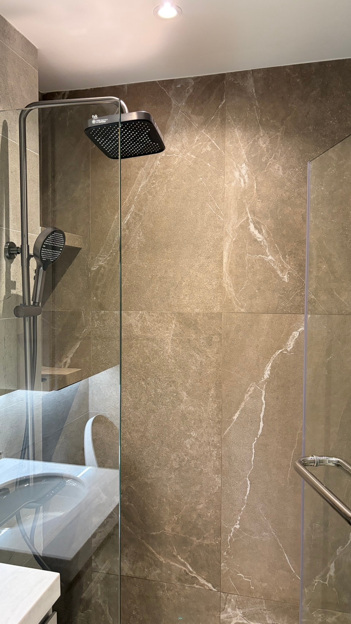 For RentCondoRatchathewi,Phayathai : 🔥For Rent Now🔥 XT Phaya Thai, Spacious and Beautifully Decorated Room, East-facing, Fully Furnished, Ready to Move In, Near BTS Phaya Thai