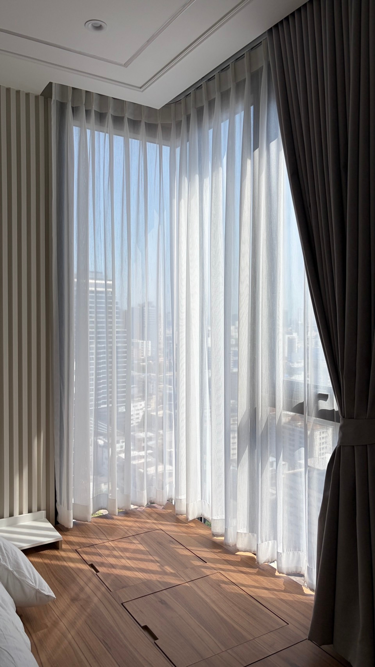 For RentCondoRatchathewi,Phayathai : 🔥For Rent Now🔥 XT Phaya Thai, Spacious and Beautifully Decorated Room, East-facing, Fully Furnished, Ready to Move In, Near BTS Phaya Thai