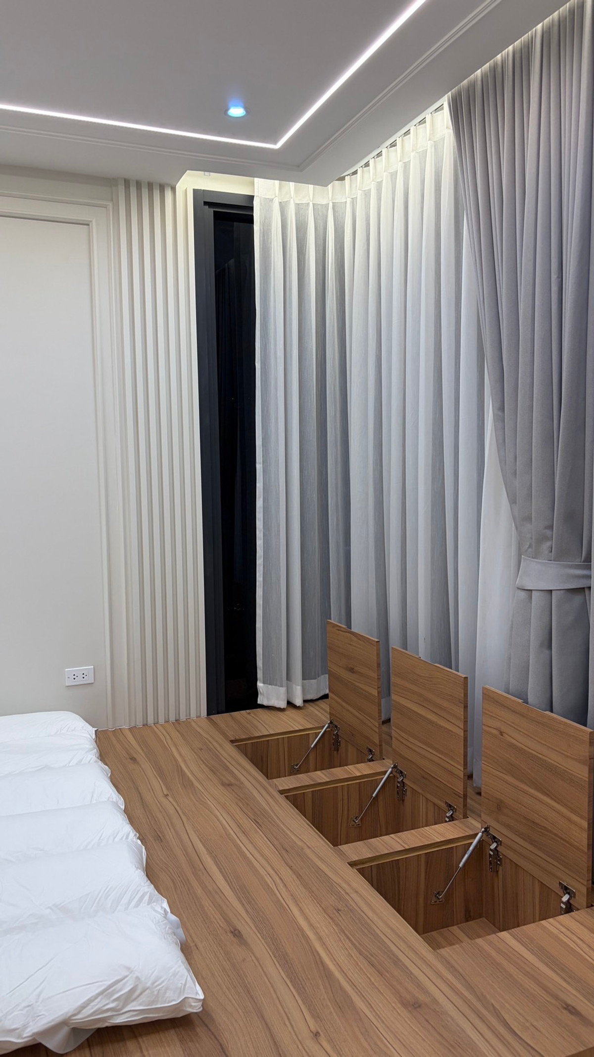 For RentCondoRatchathewi,Phayathai : 🔥For Rent Now🔥 XT Phaya Thai, Spacious and Beautifully Decorated Room, East-facing, Fully Furnished, Ready to Move In, Near BTS Phaya Thai