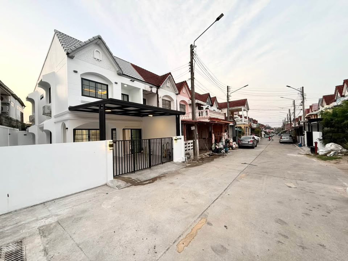 For SaleTownhomePattaya, Bangsaen, Chonburi : Country Club Village / 2 Bedrooms (FOR SALE), Country Club Villa / 2 Bedrooms (FOR SALE) BEWN071