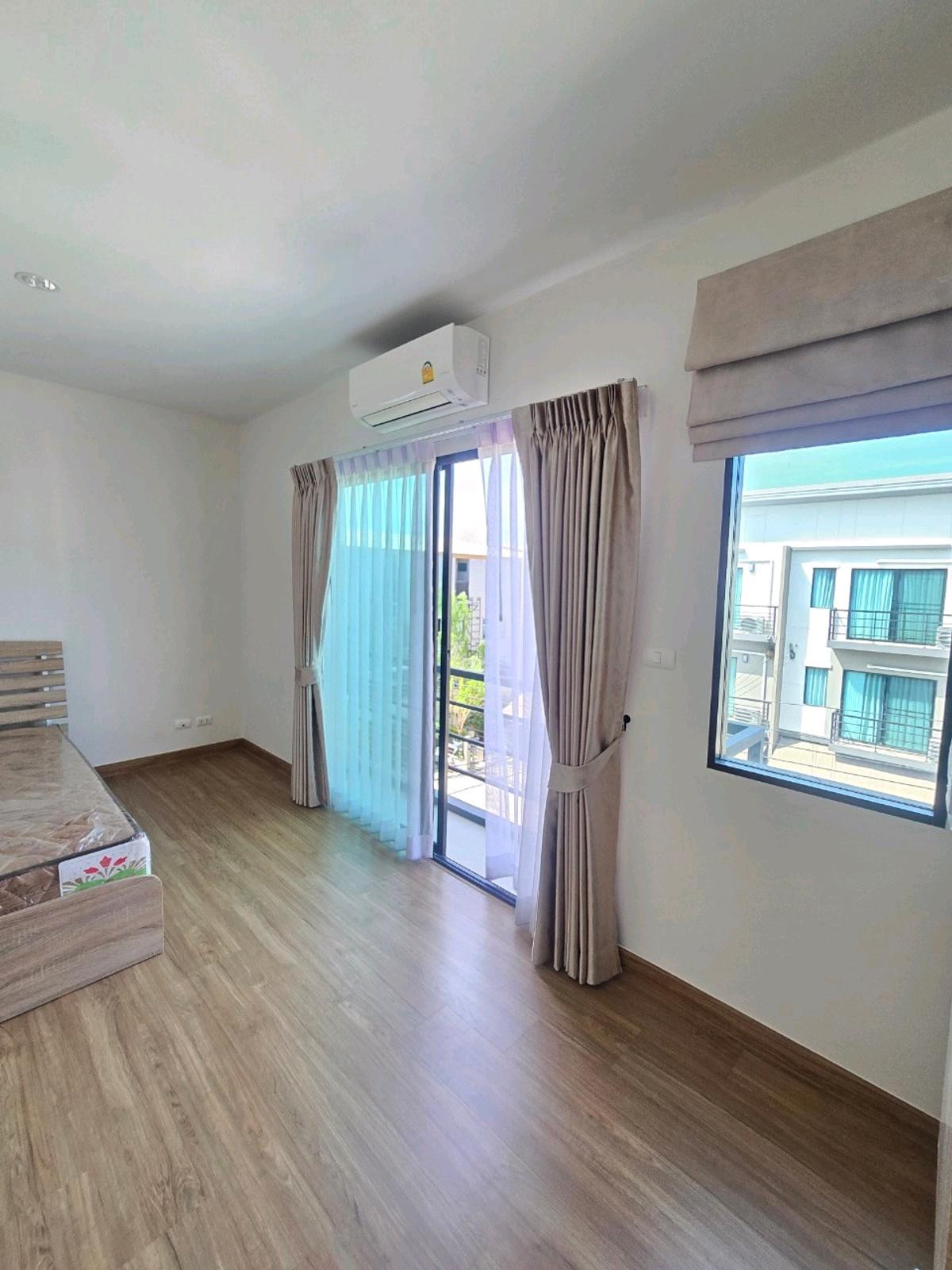 ให้เช่าทาวน์โฮมอ่อนนุช อุดมสุข : 🐕‍🦺🐈🐩บ้านกลางเมือง ศรีนครินทร์–อ่อนนุชเฟอร์นิเจอร์และเครื่องใช้ไฟฟ้าครบ เลี้ยงสัตว์ได้
✨ หิ้วกระเป๋าเข้าอยู่ได้เลย พร้อมเข้าอยู่ทันที