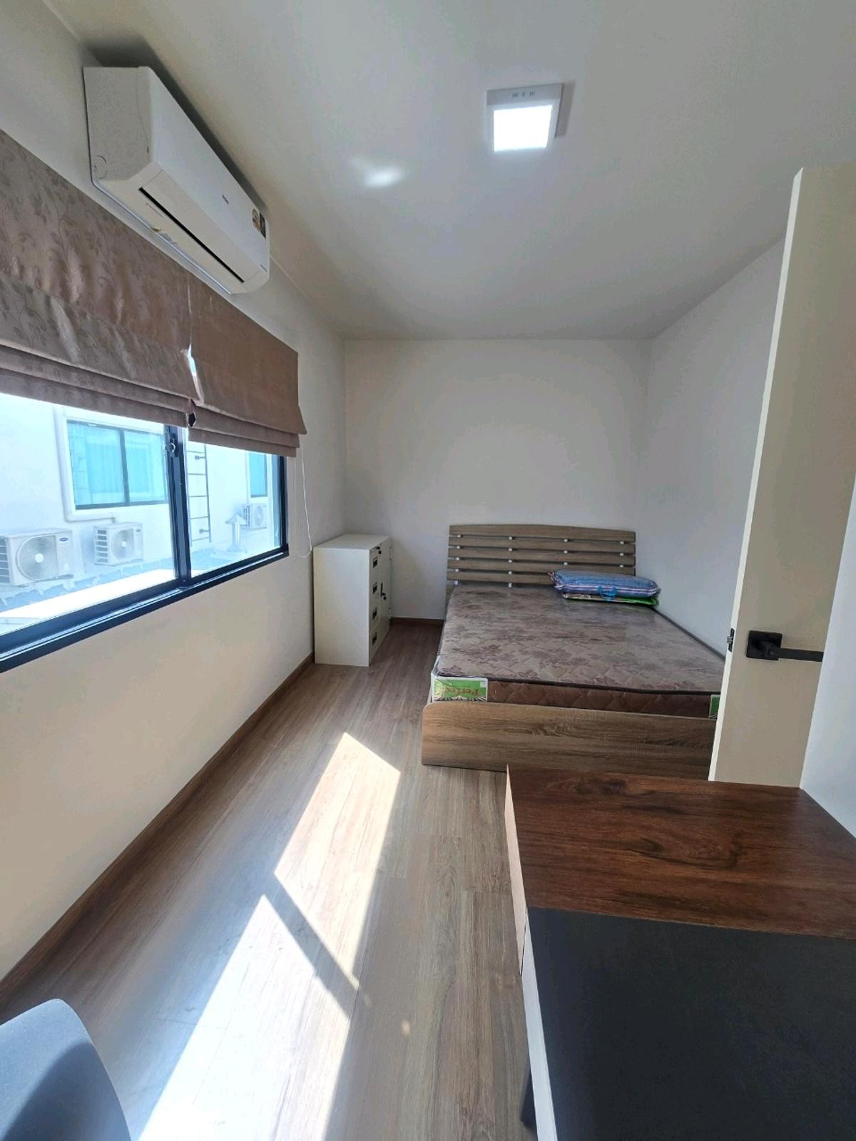 ให้เช่าทาวน์โฮมอ่อนนุช อุดมสุข : 🐕‍🦺🐈🐩บ้านกลางเมือง ศรีนครินทร์–อ่อนนุชเฟอร์นิเจอร์และเครื่องใช้ไฟฟ้าครบ เลี้ยงสัตว์ได้
✨ หิ้วกระเป๋าเข้าอยู่ได้เลย พร้อมเข้าอยู่ทันที