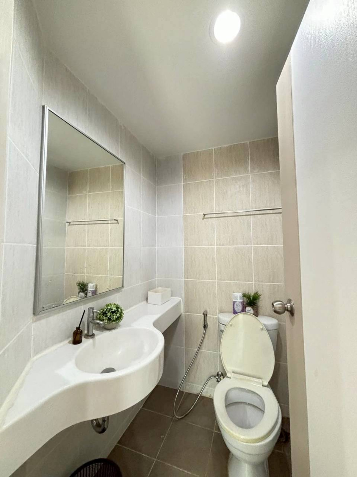 ให้เช่าคอนโดพัฒนาการ ศรีนครินทร์ : ✅ LPNON162 ✅ Line : @p2nproperty