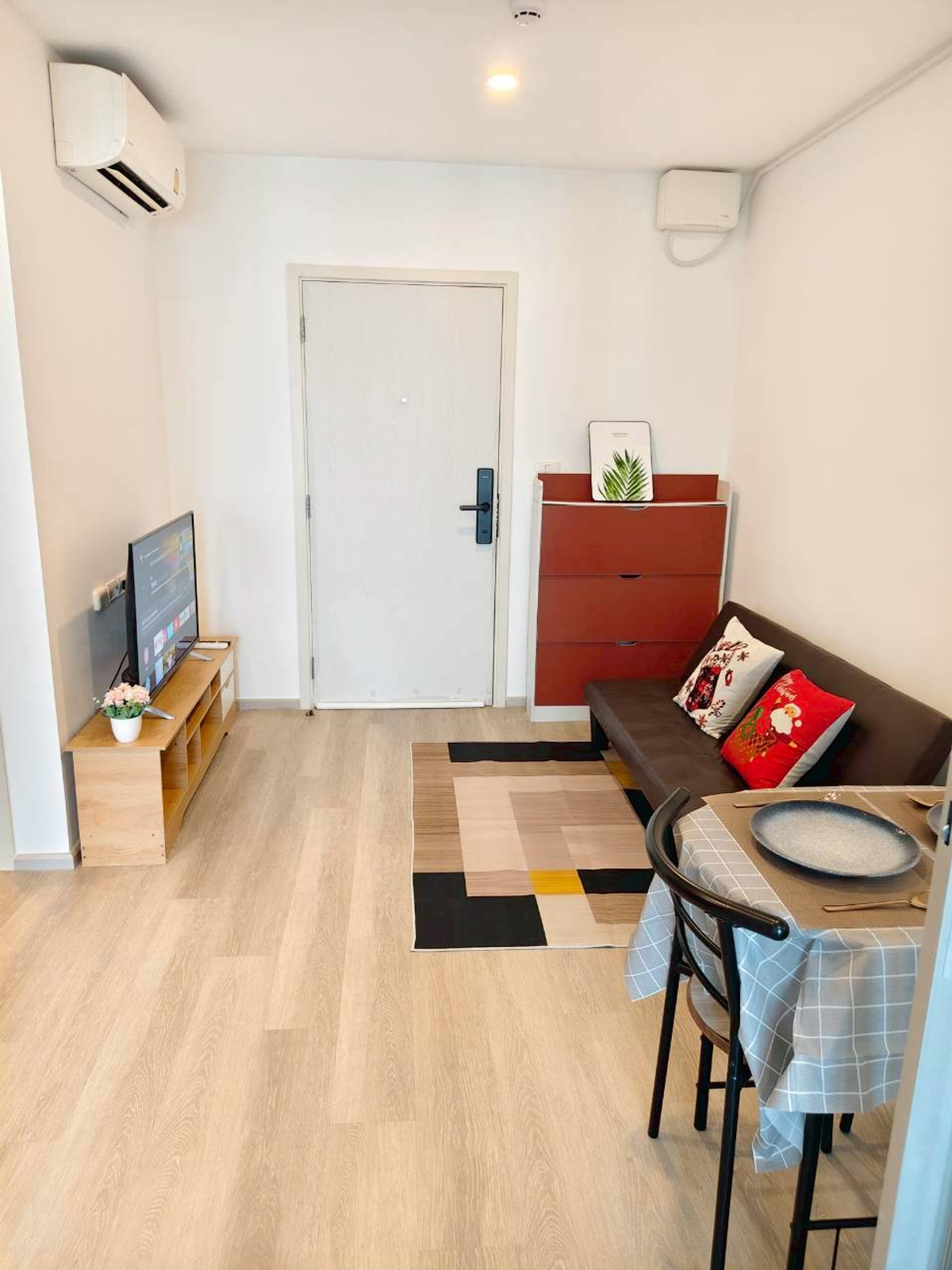 ให้เช่าคอนโดท่าพระ ตลาดพลู วุฒากาศ : ⭐️ Elio Sathorn - Wutthakat ⭐️1 ห้องนอน 1 ห้องทำงาน  35ตร.ม.  วิวสวย มีเครื่องใช้ไฟฟ้าครบ