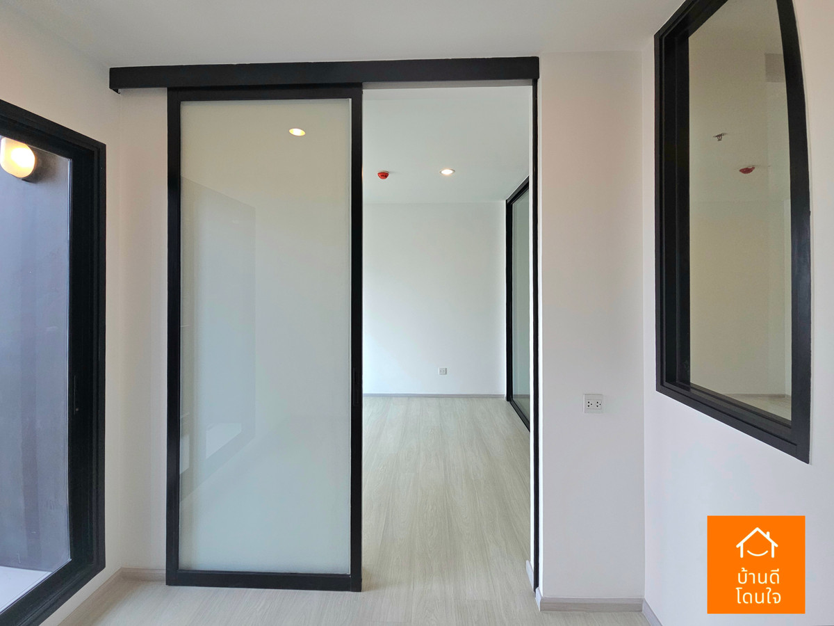 ขายคอนโดพระราม 9 เพชรบุรีตัดใหม่ RCA : ลดราคาพิเศษ Life Asoke (35 ตร.ม.) ห้องใหม่ ไม่เคยเข้าอยู่ ใกล้ MRT เพชรบุรี