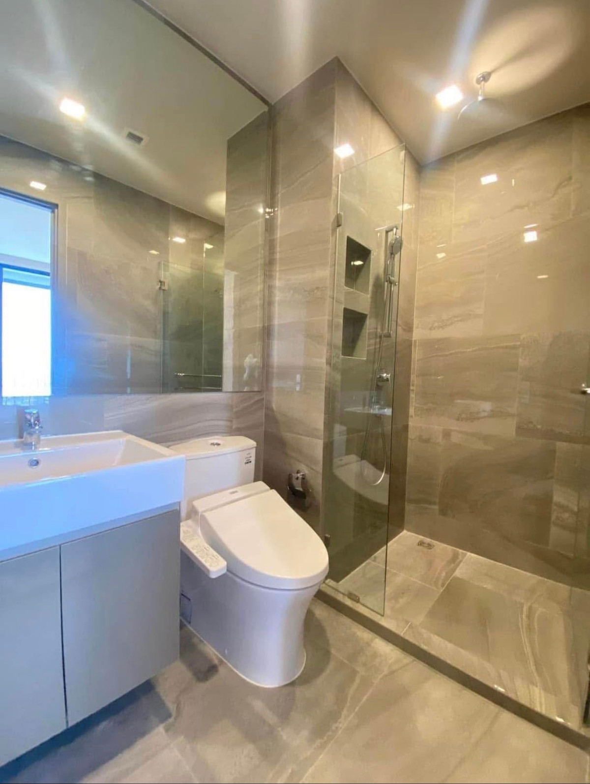 ให้เช่าคอนโดอารีย์ อนุสาวรีย์ : 🔥IDEO Q Victory🔥2B2B Duplex 60 Sqm 💫 ห้องสวยราคาดี💫 Duplex condo near BTS Victory Monument ชั้นสูง 30+💫 Call me putter : 0928895628 Line : plustor_ss