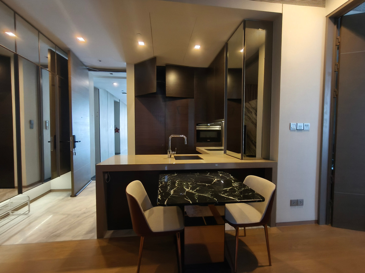 For RentCondoSilom, Saladaeng, Bangrak : Saladaeng One 1 Bedroom Lumphini Park View For Rent 65,000 Baht