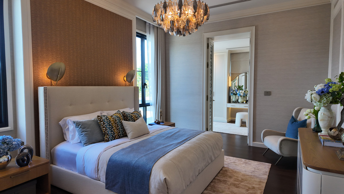 ขายบ้านพัฒนาการ ศรีนครินทร์ : Narasiri Victoire Krungthep Kreetha: Manoir No.6  678sqm. 5bed 6bath 99,000,000 Am: 0656199198