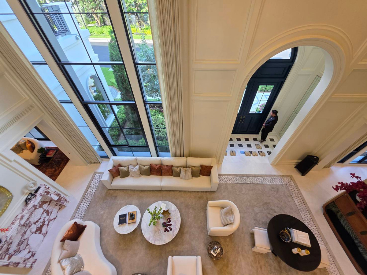 ขายบ้านพัฒนาการ ศรีนครินทร์ : Narasiri Victoire Krungthep Kreetha: Manoir No.6  678sqm. 5bed 6bath 99,000,000 Am: 0656199198